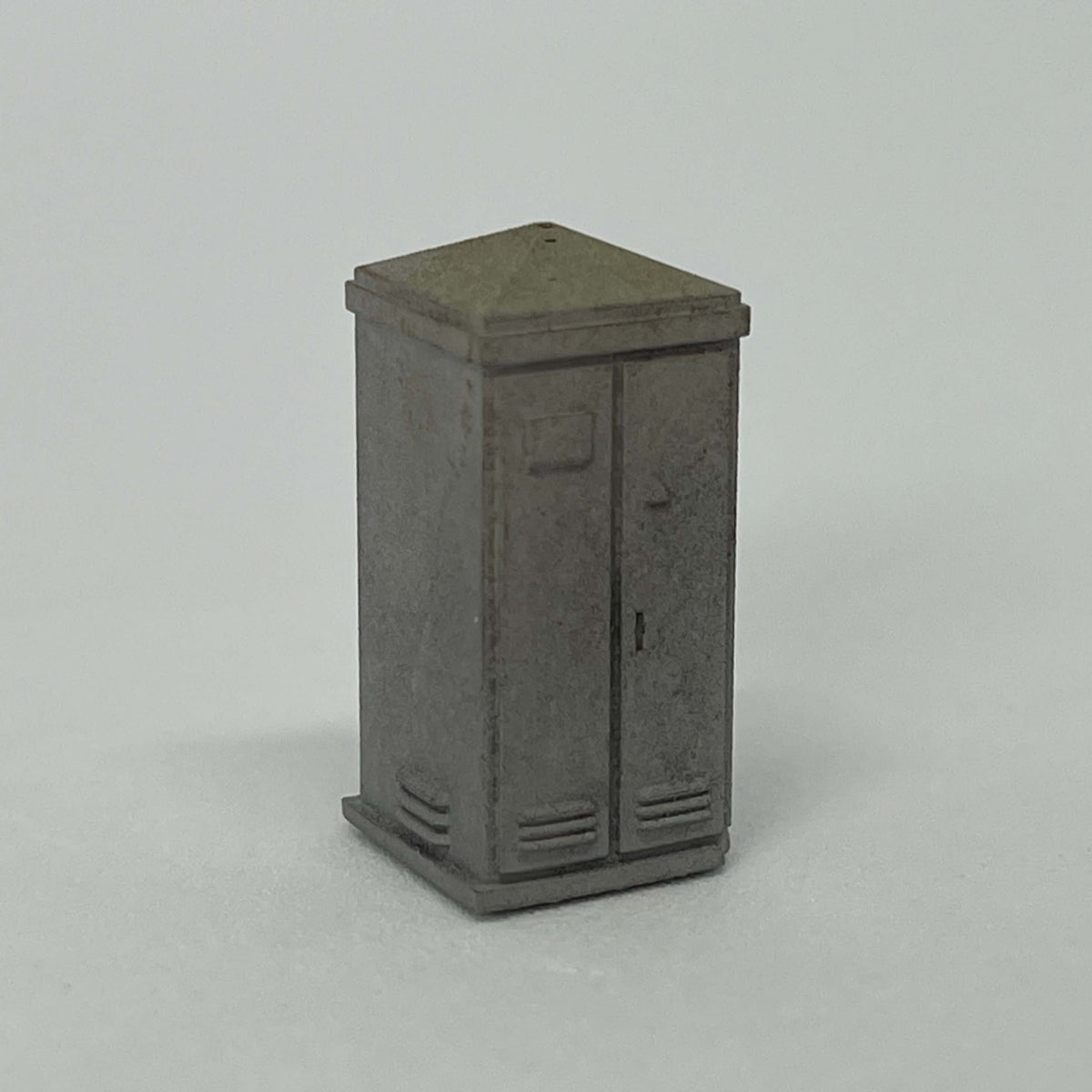 Armoire électrique avec toit