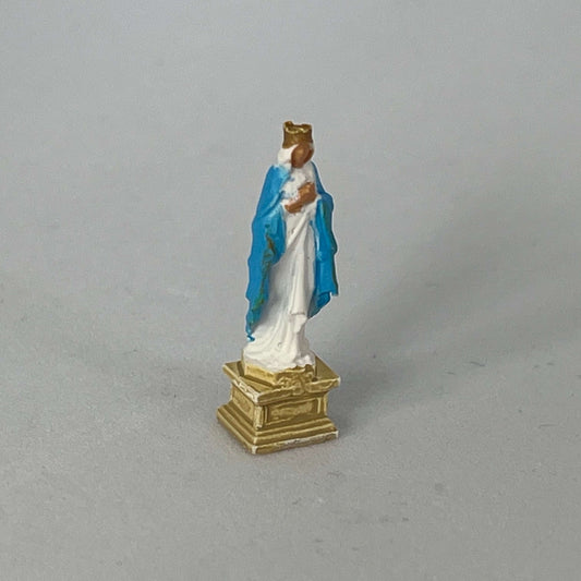Statue vierge Marie avec couronne sur piédestal